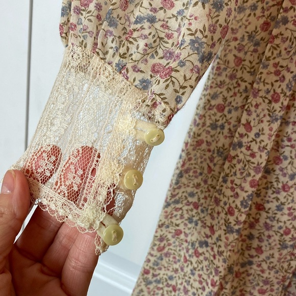 Vintage Cottage Core Gunne Sax Ditsy Floral and Lace Prairie Maxi Dress - Picture 13 of 17